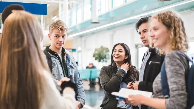 Les Étudiants en conversation
