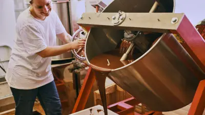 Pour s'adonner à sa passion, Laura quitte le monde du design et devient entrepreneuse indépendante.