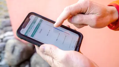 Käufer und Verkäufer können in einer App angeben, zu welchen Bedingungen sie Strom kaufen oder verkaufen möchten. 